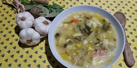 Une soupe aux herbes sauvages