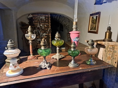 Lampade in vetrina all\u0027Hotel Dieu