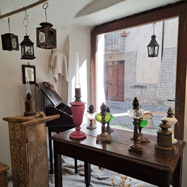 Nuovo allestimento vetrina Hotel Dieu