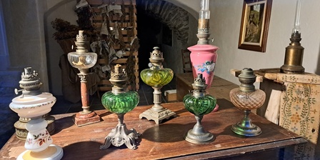 Lampade in vetrina all\u0027Hotel Dieu