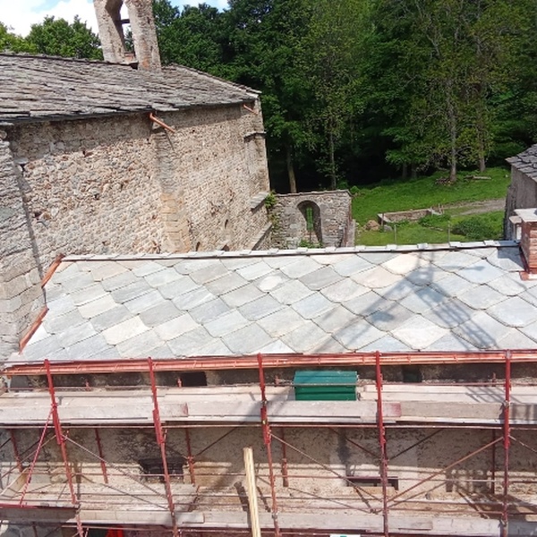 Un\u0027immagine del cantiere alla Certosa di Montebenedetto.