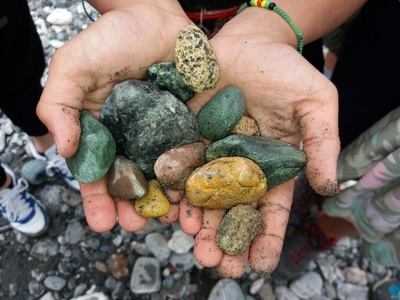 Rocce raccolte nel fiume