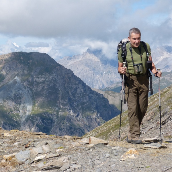 Rosselli durante un\u0027escursione guidata al Colle del Beth, 2014.