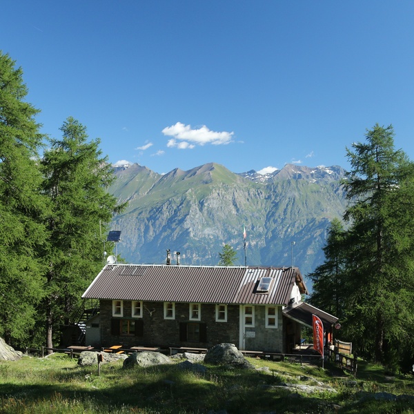 rifugio Toesca