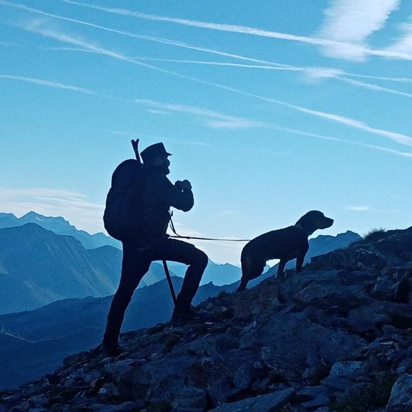 Cherz con il suo conduttore e guardiaparco Ghirardi