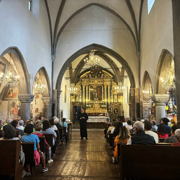 Theatrical visit \u0022Roots and Horizons\u0022 \u002D scene at the parish church of San Giovanni Battista
